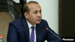 Հովիկ Աբրահամյան, արխիվ