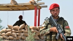 Жаздан бери “Талибан” кыймылы негизги провинцияларда террордук акттарды уюштуруусун улантып, бир нече райондорду ээлеп алышты.