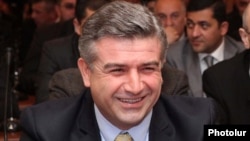 Карен Карапетян во время выборов мэра. Ереван, 17 декабря 2010 г.