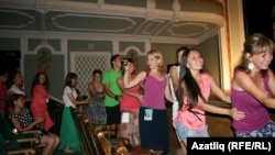 XXII Татар яшьләре көннәренә килгән вәкилләр Тинчурин театрында