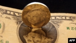 Если ФРС поднимет ставки, чтобы спасти доллар, ущерба для экономики будет еще больше