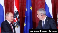 Президенттер Владимир Путин жана Александер ван дер Беллен.  Вена, 5-июнь, 2018-жыл. 