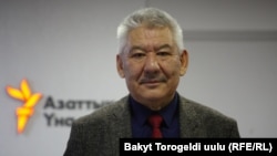 Азимбек Бекназаров.