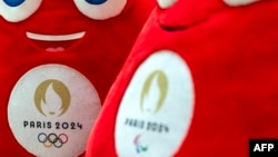 Афіцыйныя алімпійскія талісманы Летніх Алімпійскіх і Паралімпійскіх гульняў 2024 году ў Парыжы, Францыя. Ілюстрацыйнае фота