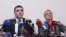 Военный прокурор Армении Геворк Костанян (слева) на пресс-конференции в Ереване, 19 января 2012 г.