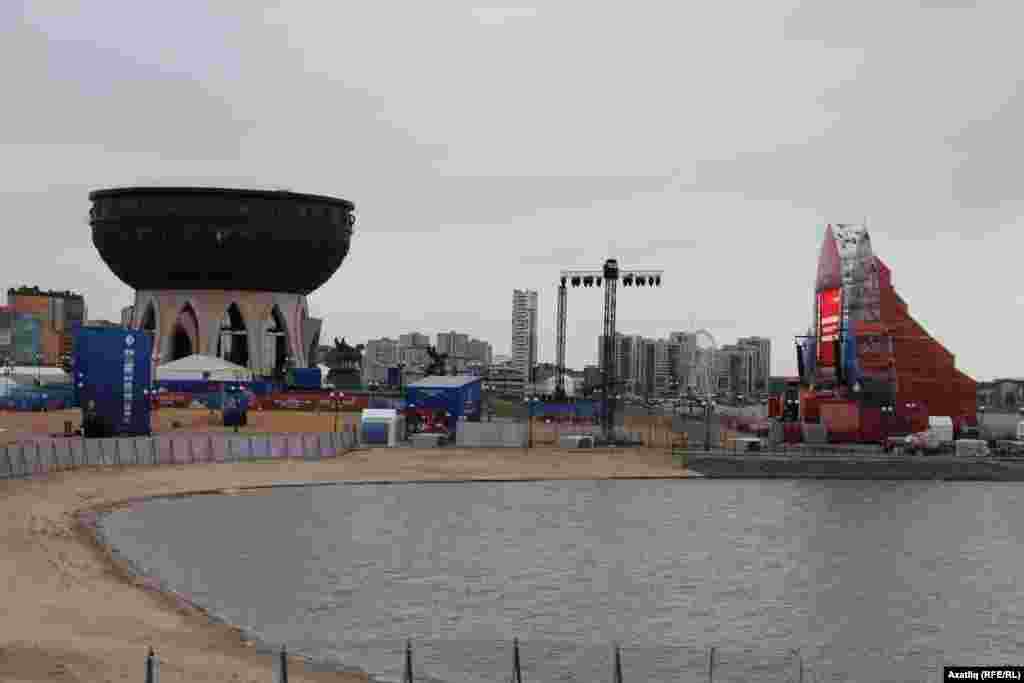 Футбол җанатарлары үзәгендә әзерлек эшләре беткән диярлек