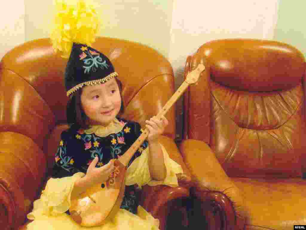 Мерей, дочь Заманбека и Макпал. Алматы, 2008 год.  - Мерей, дочь Заманбека и Макпал. Алматы, 2008 год. 