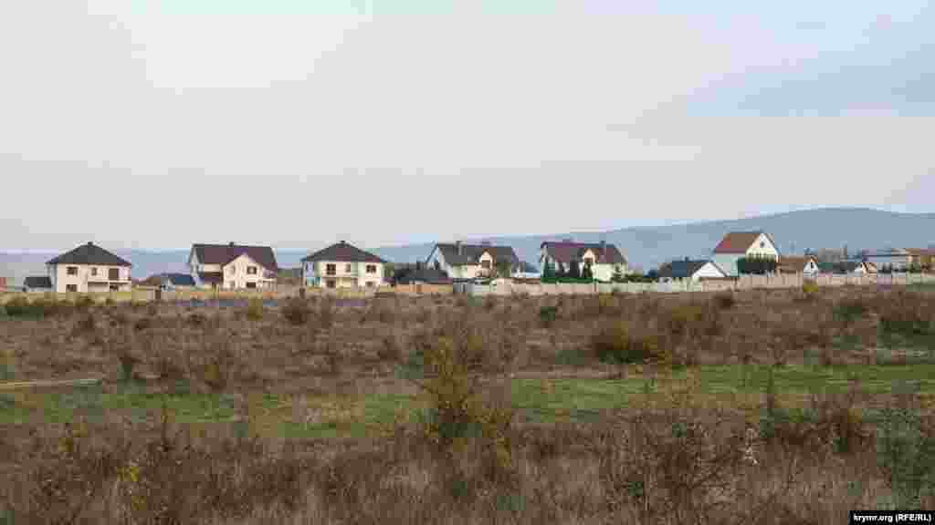 Нові котеджі на околиці села Резервне з&#39;явилися в останні роки