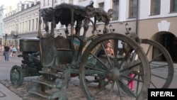 Казанның Бауман урамында Әби патша арбасы