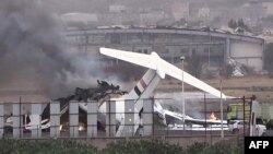 عکسی از حمله پیشین اسرائیل به فرودگاه صنعا در یمن