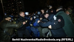 Справа Шеремета: під Шевченківським судом сталися сутички – фоторепортаж