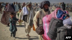 Ооганстан- Пакистан чек ара бекети. Качкындар. 19-август, 2021-жыл.