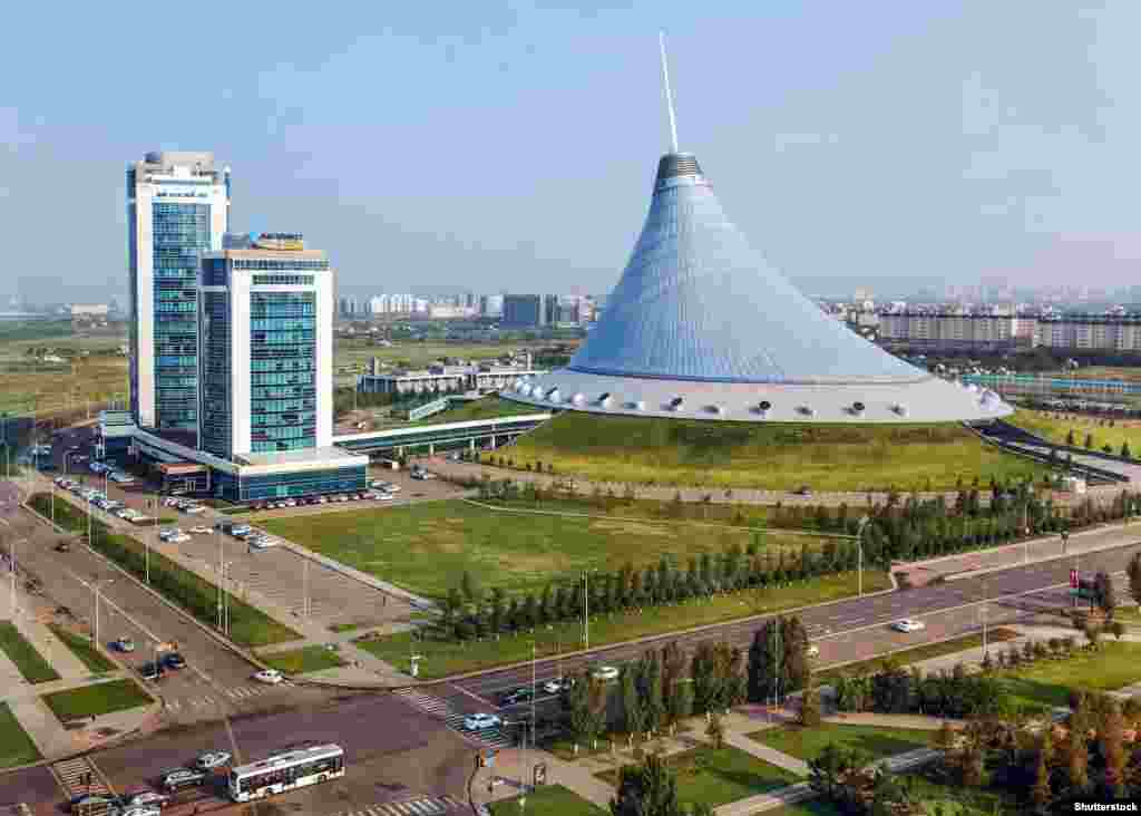 Купол торгово-развлекательного центра &laquo;Хан Шатыр&raquo;.&nbsp;