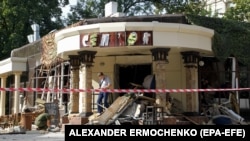 This latest incident comes about a month after Donetsk separatist leader Aleksandr Zakharchenko was assassinated by a bomb blast at this cafe in Donetsk. (file photo)