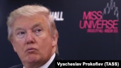 Дональд Трамп на пресс-конференции конкурса Miss Universe в Москве, ноябрь 2013  