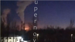 Російський нафтохімічний завод атакували безпілотники (відео)