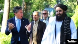 تام فلیچر، معاون سرمنشی سازمان ملل متحد در امور بشری و هماهنگی کمکهای اضطراری در دیدار با امیرخان متقی سرپرست وزارت خارجۀ حکومت طالبان