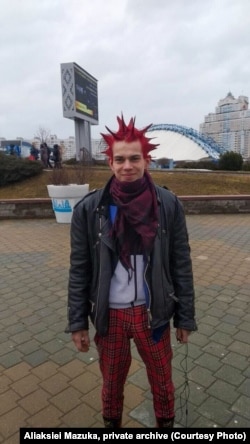У такім выглядзе Аляксей заявіўся на праўладнае мерапрыемства, фота з архіву героя