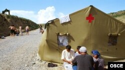 Анжияндагы кыргындан кийин беш жүзгө  жакын өзбек качкындары Кыргызстанга келип баш паанектешкен