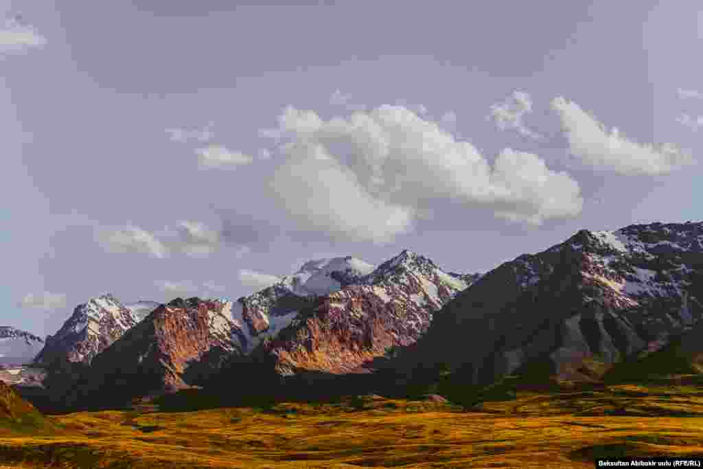 Тоолор - Кыргызстандын чеби. Кытай менен чектешкен жер. Аксай.&nbsp;