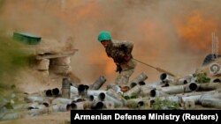 Արցախի Պաշտպանության բանակի հրետանավորը մարտի ժամանակ, 28-ը սեպտեմբերի, 2020թ.