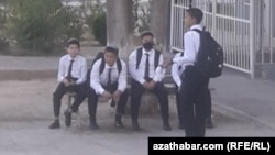 Туркменские школьники (Иллюстративное фото) 