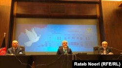 عبدالله عبدالله رئیس شورای عالی مصالحه ملی افغانستان در یک کنفرانس مطبوعاتی در دوحه