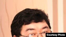 Данияр Деркембаев, кыргызский поэт, который в настоящее время живет в Германии. 25.1.2011. 