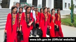Türkmen studentleri. Türkmenistanyň Türkmen döwlet habarlar agentliginden (TDH) alnan surat