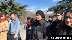 Оксана Сотиева поблагодарила всех за поддержку и сообщила, что семья приняла решение завершить акцию протеста