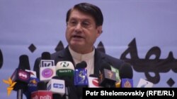 آرشیف - انوارالحق احدی عضو صندوق امانت افغانستان در سوئیس