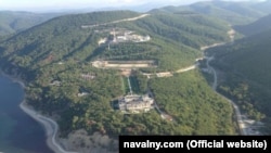 Кара деңиз жээгиндеги хан сарай. Геленжиктин жаны.