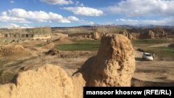 بازمانده آثار قلعه تاریخی ضحاک در ولایت غور