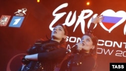 Евровидение - 2009. Армениялык аткаруучулар Ануш жана Инга, Москва, 14-май