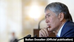 Алмазбек Атамбаев.