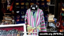 Özbek milli lybasy. Illýustrasiýa