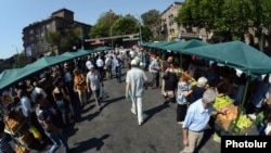 Գյուղմթերքների շուկա Երևանում, արխիվ