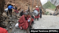 "Курманжан датка" тасмасын тартуу учуру.