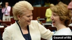 Президент Литви Даля Ґрібаускайте і верховний представник ЄС із закордонних справ та безпекової політики Катрін Аштон