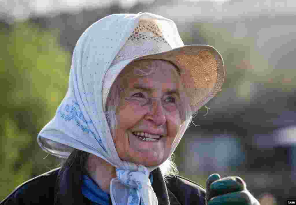 Тут селяни також щосили проводять посівні роботи