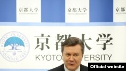 Віктор Янукович під час візиту до Японії