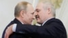 Президенти Росії і Білорусі, Володимир Путін та Олександр Лукашенко (праворуч), квітень 2017 року (ілюстраційне фото) 