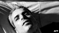 Доступ к сведениям о здоровье кандидата имеют не только его врачи. Майор Маккейн в ханойском госпитале после захвата в плен. 1967 год