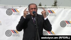Armenia -- Former President Levon Ter-Petrossian speaks at Armenian National Congress (HAK) rally, Masis, 16Apr2012