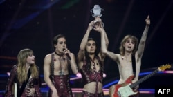 Италиядән Måneskin рок-төркеме