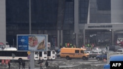 Ռուսաստան, Մոսկվա - Անվտանգության դաշնային ծառայության ավտոմեքենան Crocus City Hall-ի մոտ, 23-ը մարտի, 2024թ.