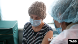 Протягом доби працювали 966 мобільних бригад, 2 977 пунктів щеплення, 345 центрів вакцинації