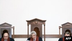 Конституционный суд Армении оглашает решение по армяно-турецким протоколам, 12 января 2010 г. 