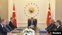 Турция - Заседание по вопросам безопасности под председательством президента Турции Абдуллы Гюля (архивное фото) 