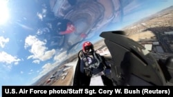 Льотчик пілотажної групи ВПС США «Thunderbirds»